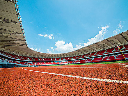 大学操场建设案例